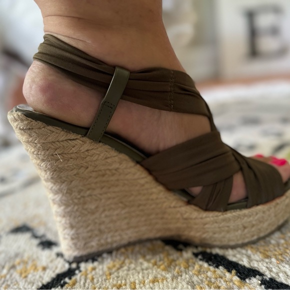 Nine West olive wedges - Picture 3 of 4